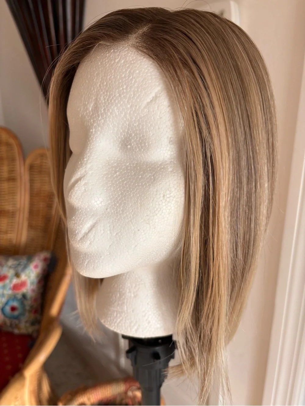 JON RENAU HF Synthetic DREW Long Bob! Excellent condition! Worn only 6-8 hours!